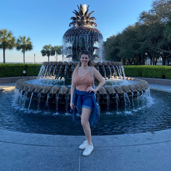 Meet your Posher, Kaitlyn - Picture 4 of 5